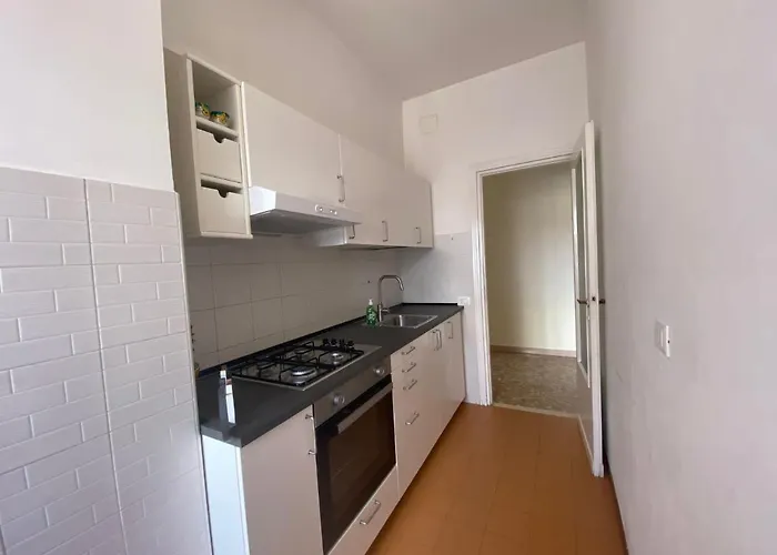 The Italian House In A Pochi Passi Dalla Metro A דירה