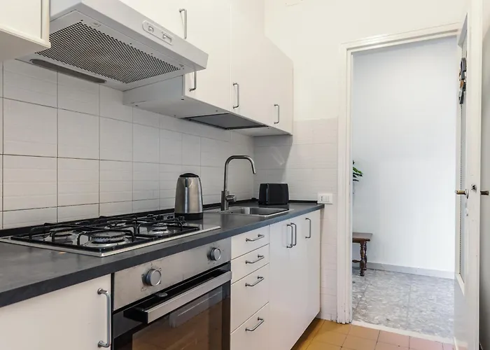 דירה The Italian House In A Pochi Passi Dalla Metro A רומא